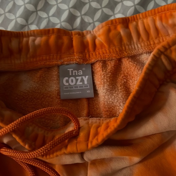 Aritzia sweat pants - Picture 1 of 3